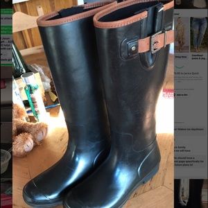 Sperry’s black rain boots w/ leather trim. Sz12